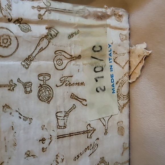 Capodimonte Vintage Porcelain And Brass Salt Shaker And Pepper Grinder NIB NEW - Picture 4 of 10